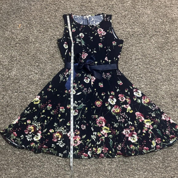Petite Haani Navy Floral Dress - Picture 4 of 7